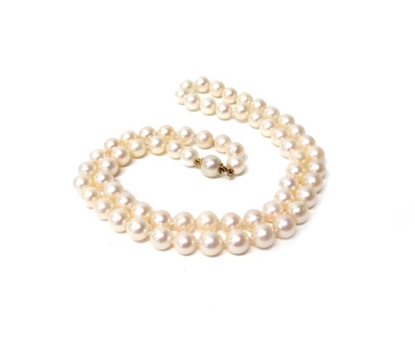 A single row necklace of slightly varied cultured pearls, on a gold and cultured pearl clasp, detailed 750, length 45cm.