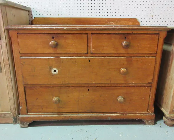 A Victorian pine scumble oak finished chest of two short and two long drawers, 108cm wide.   E10