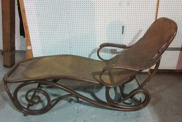 Probably Thonet; an early 20th century Bentwood reclining chaise longue.   H2