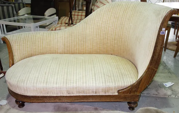 A late 19th century rosewood framed tub back chaise longue, 145cm wide.   E7