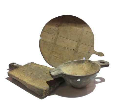 A group of early 20th century breadboards of various sizes, (7).    S7M