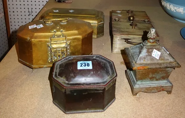 Metalwork collectables, including; a ribbed metal desk box and further boxes and caskets  (qty).   S4T