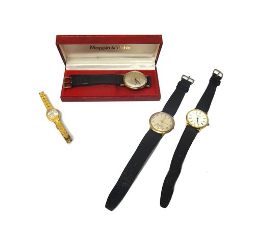 A Mappin 9ct gold circular cased gentleman's wristwatch, with a jeweled lever movement detailed Swiss, the signed silvered dial with baton numerals an