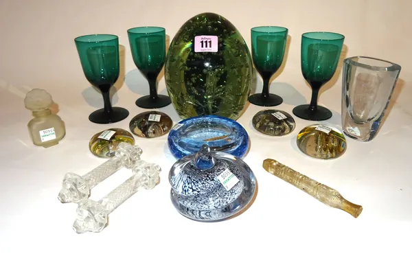 Glassware items to include; a large green dump weight, four pictorial paper weights, two cut glass knife rests and sundry (qty).  S4M