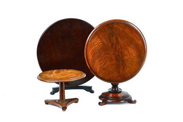 Three 19th century apprentice/diminutive mahogany circular centre tables, of Regency design, each 26cm, 23cm and 18cm diameter (3). Illustrated