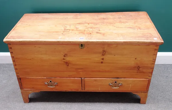 A George III pine and elm mule chest, the lift top over pair of short drawers on bracket feet, 100cm wide x 64cm high x 49cm deep.