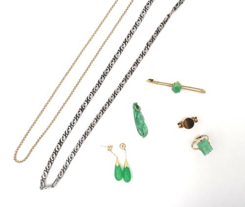 A 9ct gold circular link neckchain on a boltring clasp, weight 6.5 gms, another neckchain, a 9ct gold and tiger's eye single stone ring and four piece