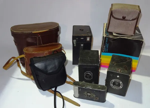 Collectables; a quantity of 20th century cameras and binoculars, (qty).  S2T