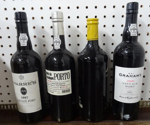 Ten bottles of port comprising; 1997 Warres vintage, 1998 Porto, 1999 Niepoort vintage, 2000 Grahams vintage, 2000 Niepoort, 2000 Porto, 2000 Dows vin