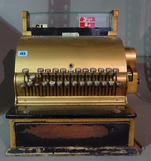 An early 20th century American 'National Register' shops till.   G6