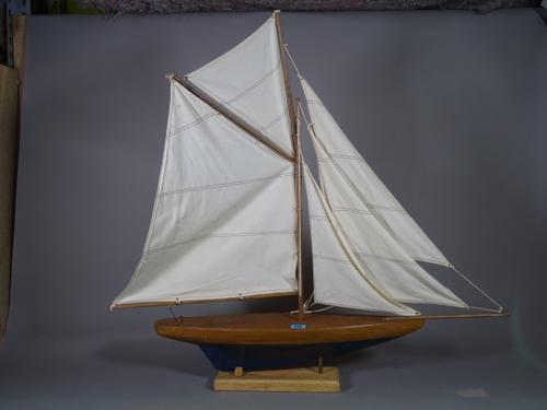 An early 20th century pond yacht.   C6