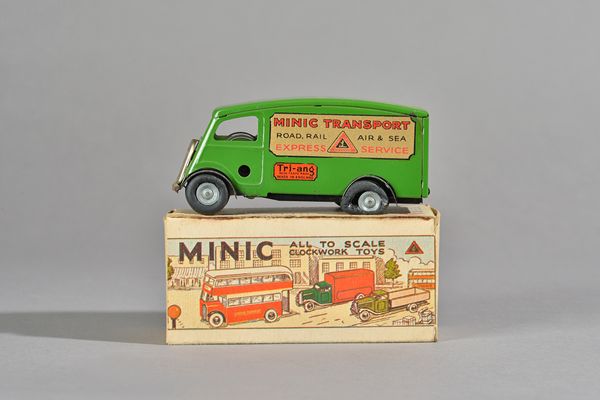 A Triang Minic 'Minic Transport' clockwork short bonnet shutter van, green livery, boxed. Illustrated.