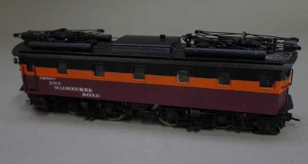 A Japanese 'MEW' HO gauge electric locomotive 'New Haven EF-1, boxed.