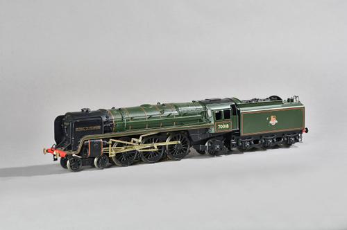 An O gauge scratch built electric locomotive and tender; 4-6-2, 'Flying Dutchman', green livery, 70018, 49cm overall, (2). Illustrated.