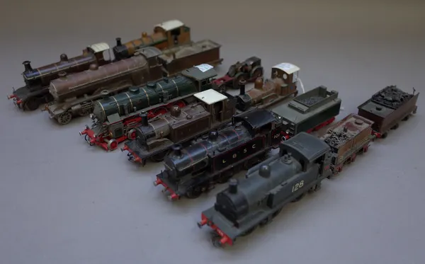 A quantity of OO gauge locomotives including  a Tenshodo 4-6-2 locomotive & tender, an American Pittman 'Farncombe' tank locomotive, a Hornby Dublo 0-