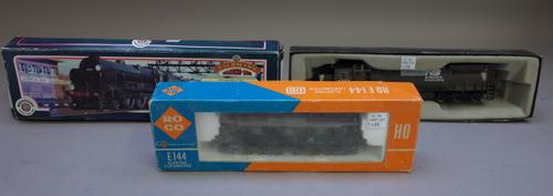 A quantity of OO gauge locomotives and related items including; ROCO internation E144 Elektro locomotive, E1445 Elektro locomotive, two further ROCO l