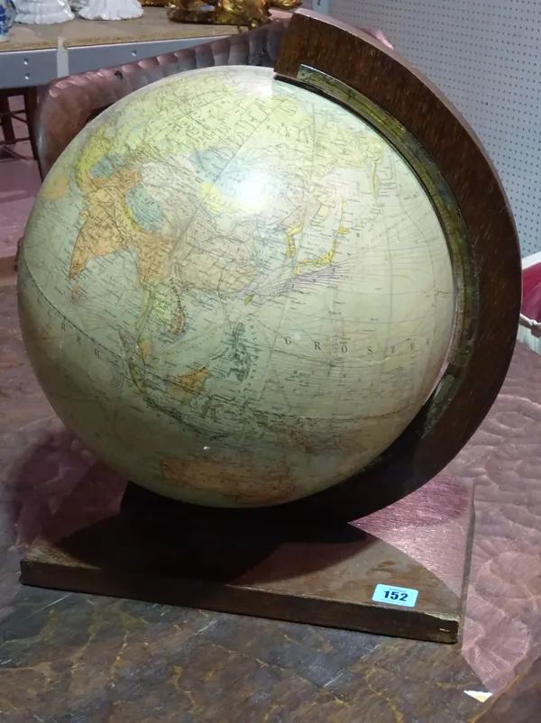 A 20th century Erdglobus terrestrial table top globe.    BAY 1