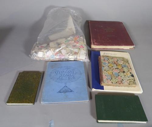 A quantity of British and foreign stamps loose and in albums, (qty).   CAB