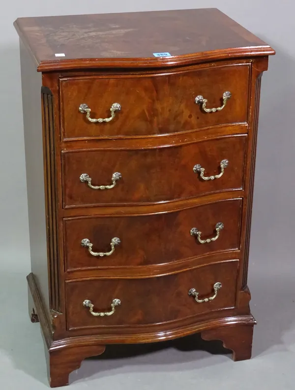 A late 19th century mahogany serpentine fronted chest of drawers comprising four graduated drawers on bracket feet, 48cm wide x 75cm high.  D4