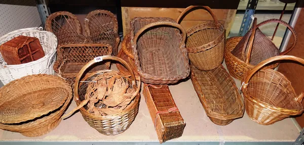 A large quantity of 20th century wicker baskets of various shapes and sizes, (qty).  S1