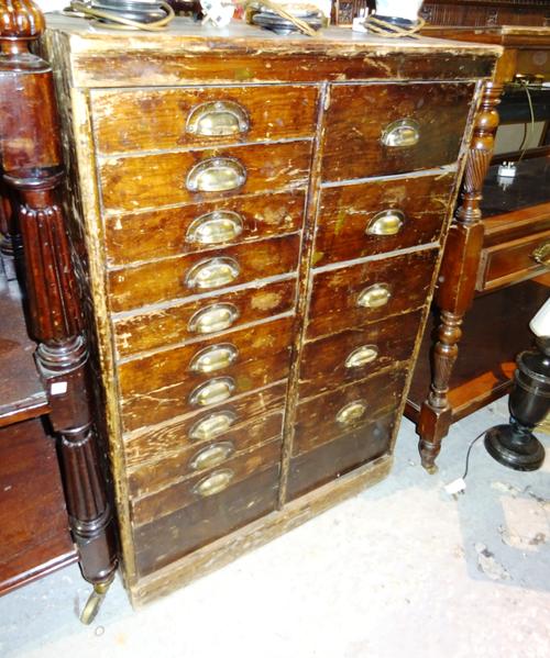 An early 20th century mahogany chest with two banks of fifteen drawers, 71cm wide x 116cm high.  J3