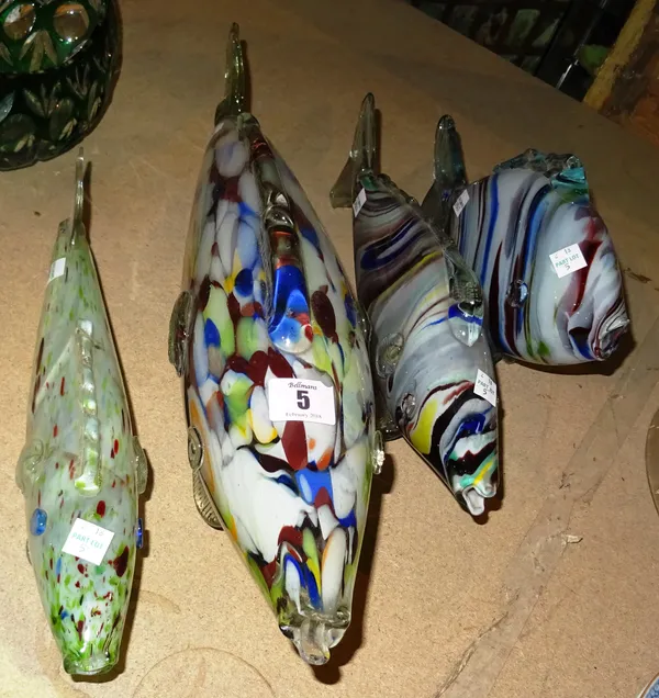 Four Murano style 20th century art glass figures of fish in varying sizes, the largest 54cm wide, (4). S1