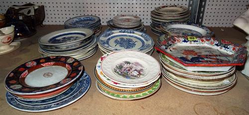18th century dinner and cabinet plates, including; creamware, Spode and Garret and other examples, (a.f), (qty).  S4