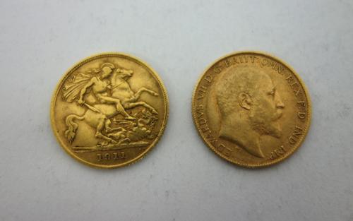 An Edward VII half sovereign 1909 and a George V half sovereign 1911, (2).