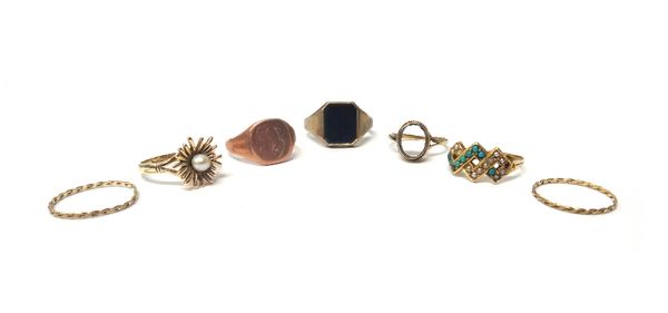 A Victorian 15ct gold, turquoise and seed pearl set ring, a gold ring, mounted with a cultured pearl in an abstract floral design, a 9ct gold signet r