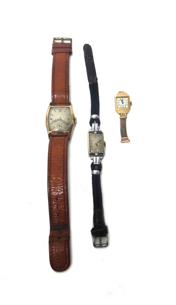 A 9ct gold waisted rectangular cased gentleman's wristwatch, with an unsigned Swiss jewelled lever movement, the silvered dial with  Arabic and baton