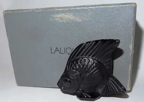 Collectables, including; a quantity of pens, lighters, a Lalique glass fish, a compass and sundry, (qty).  CAB