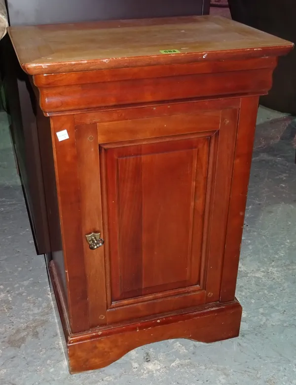 A pair of 20th century mahogany bedside cupboards, 45cm wide x 71cm high, (2).  E6