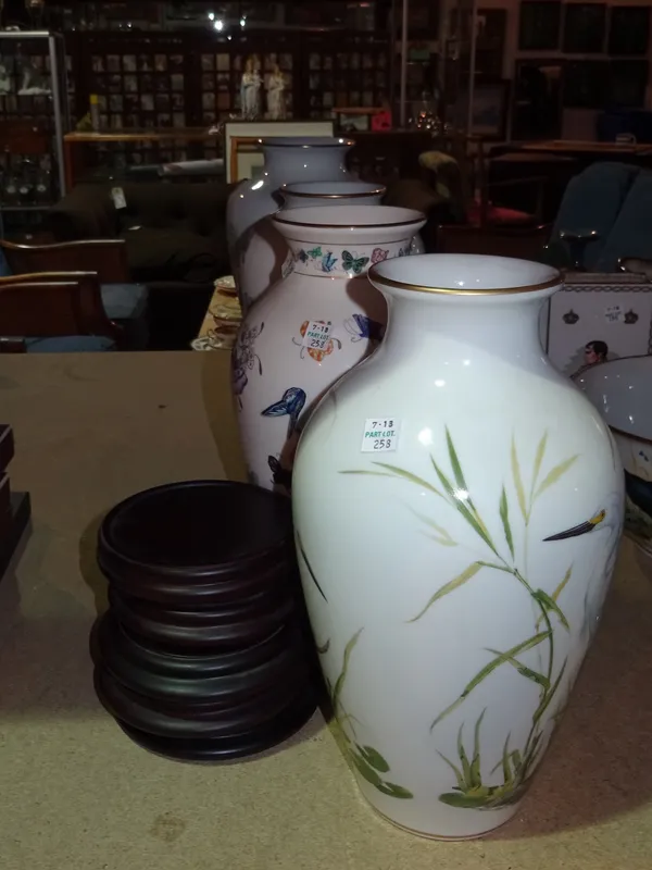 A group of five 20th century Franklin Mint decorative porcelain vases. S2M
