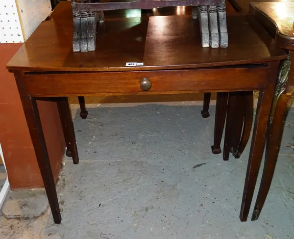 An early 20th century mahogany bowfront single drawer side table, 84cm wide x 77cm high.   G5