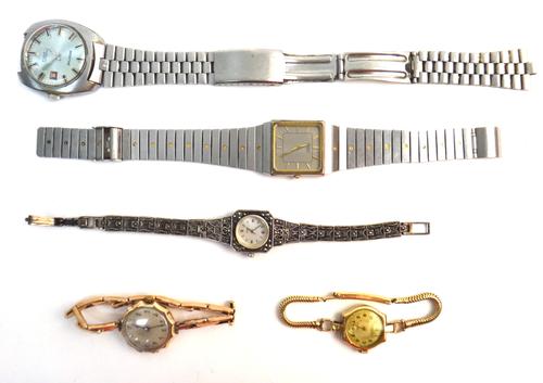 A Rolex 9ct gold, circular cased lady's wristwatch, the unsigned silvered dial with Arabic numerals, the W & D case, import mark London 1922, on a spr