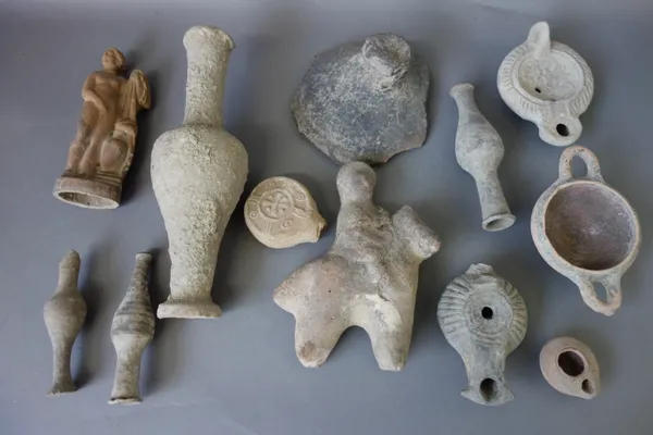 A small quantity of Roman and Greek antiquities, and later similar items, (qty).