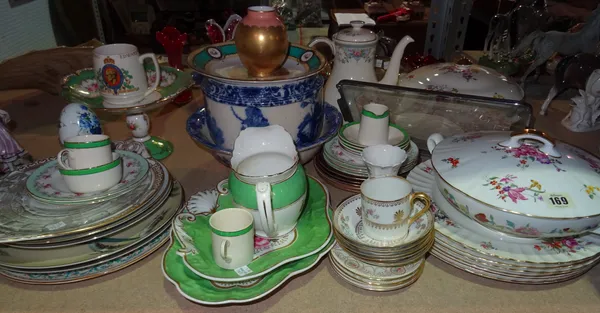 Ceramics including; a part Worcester floral dinner set, and further mixed dinner and tea wares, (qty). S2