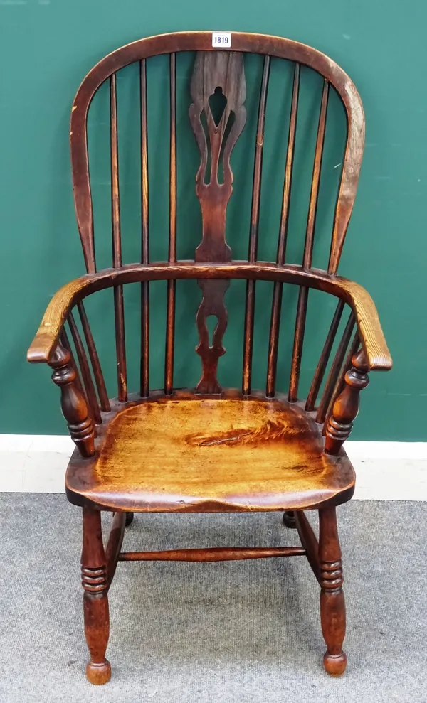 A George III ash and mahogany Windsor chair, with pierced splat on turned supports, 57cm wide x 100cm high.