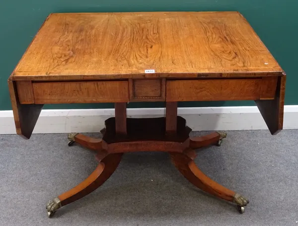 A Regency rosewood sofa table, with a pair of flush fit frieze drawers on four downswept supports, 92cm across x 150cm across open x 69cm deep x 70cm