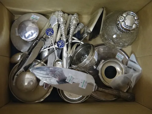 Silver and silver mounted wares, comprising; three circular inkwells (loaded), a pair of circular small dishes, Birmingham 1922, a rectangular cigaret