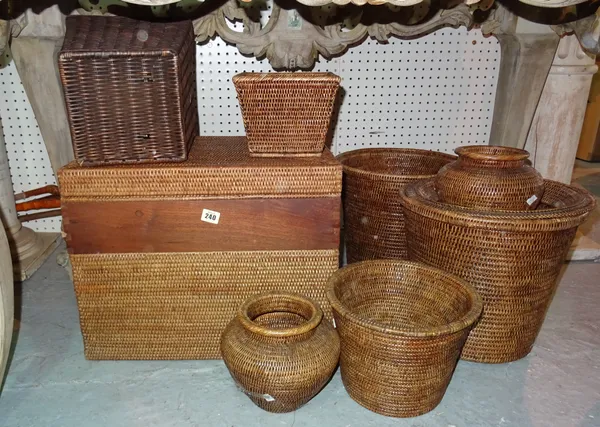 A quantity of wicker baskets of various shapes and sizes, and a small trunk, (qty).  B4
