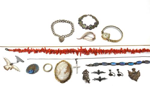 A 9ct gold faceted curb link neckchain, on a boltring clasp, a 9ct two colour gold and colourless gem set full eternity ring, an Avia 9ct gold octagon