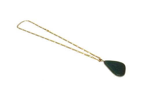 A 9ct gold figaro link neckchain, on a sprung hook shaped clasp, weight 11 gms, with an aventurine drop shaped pendant.