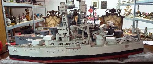 An early 20th century scratch built model of a super dreadnought battle ship, 105cm wide. H3