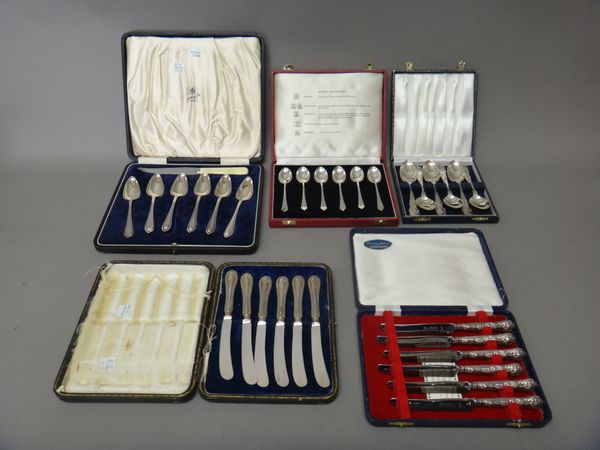 Silver and silver mounted wares, comprising; a set of six grapefruit spoons, Sheffield 1934, with a grapefruit knife, cased, a set of six teaspoons, t