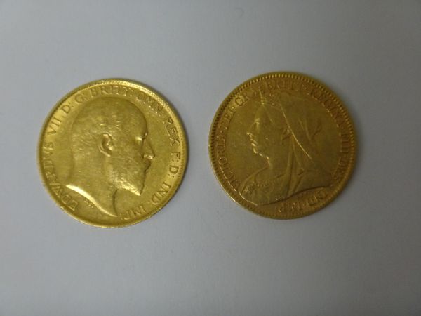 A Victorian old head half sovereign, 1900 and an Edward VII half sovereign, 1902, (2).