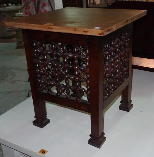 An early 20th century mahogany bobbin turned square occasional table, 44cm wide  C10