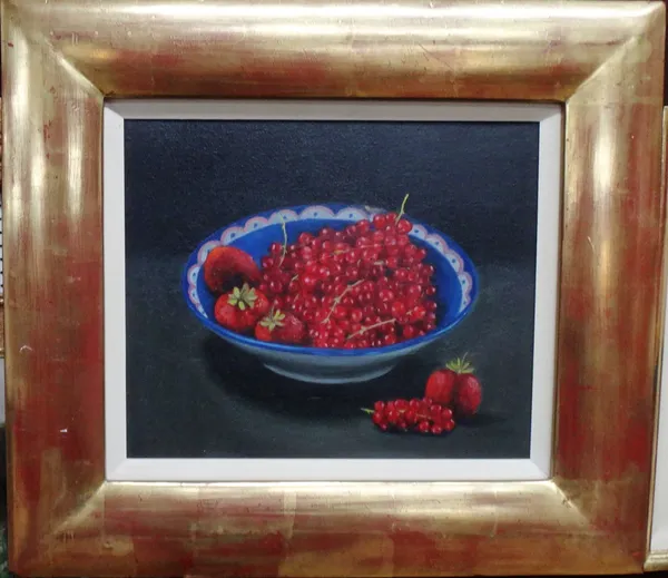 Tricia Hardwick (Contemporary), Still life of redcurrants, oil on canvas, 24cm x 29cm.  M1