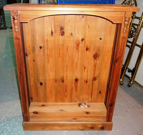 A 20th century pine floor standing open bookcase, 88cm wide x 115cm high.  J9