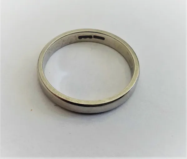 A platinum plain wedding ring, ring size I, weight 3 gms.